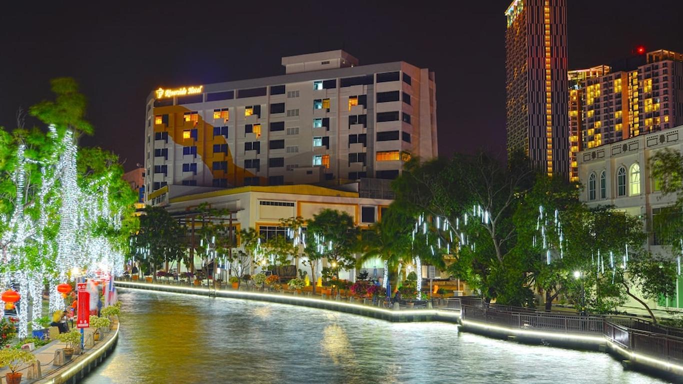 TF 河畔酒店